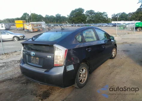 2011 Toyota Prius Three z USA, uszkodzony, nr VIN JTDKN3DU5B1407205